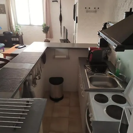 55 M2 Proche Commerces Et Parking Apartment