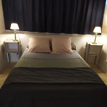 55 M2 Proche Commerces Et Parking Apartment *