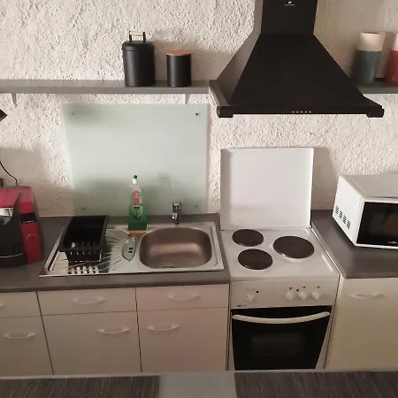 55 M2 Proche Commerces Et Parking Apartment *