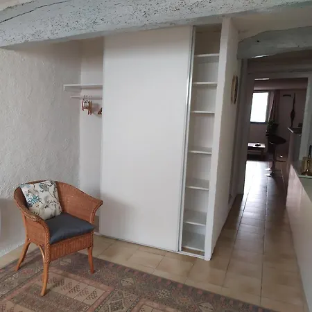 55 M2 Proche Commerces Et Parking *
