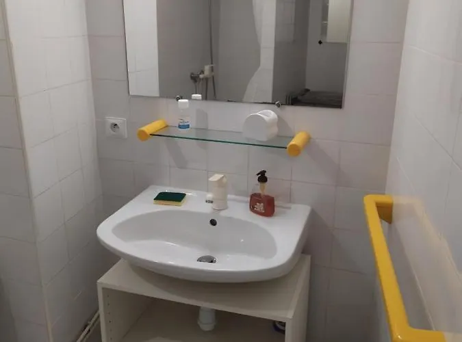 Appartement 55 M2 Proche Commerces Et Parking *